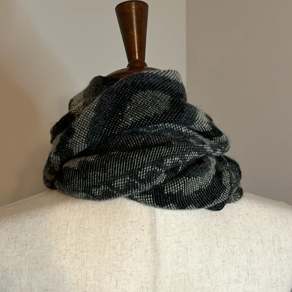 Morgan Taylor Scarf with Fringe Made in Italy